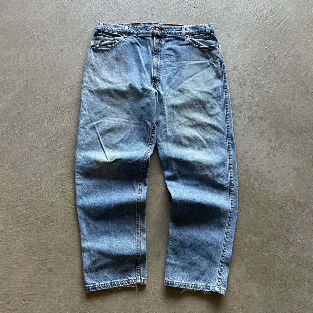 Vintage 90s Levis 540 Jeans Size 40x30 Blue Light Wash Denim Relaxed Fit USA